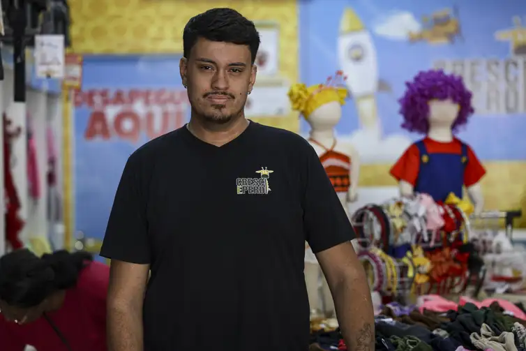 Marcelo Camargo/Agência Brasil Brasília (DF), 30/01/2026 - O gerente de loja Pedro Henrique Mendonça Marques fala sobre a isenção no Imposto de Renda para quem ganha até 5mil reais.Foto: Marcelo Camargo/Agência Brasil