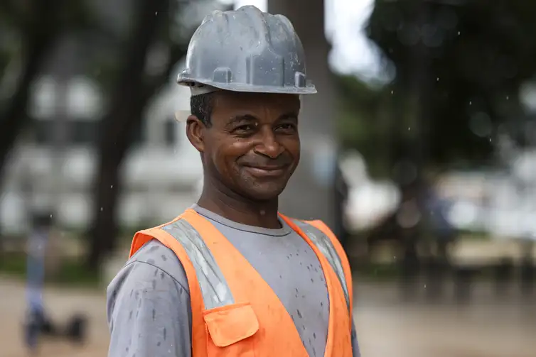 Marcelo Camargo/Agência Brasil Brasília (DF), 30/01/2026 - O pedreiro Genival Gil fala sobre a isenção no Imposto de Renda para quem ganha até 5mil reais.Foto: Marcelo Camargo/Agência Brasil