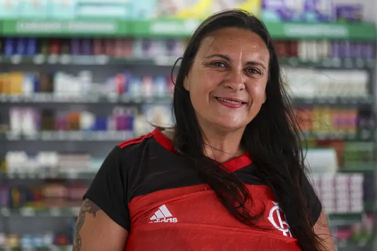 Marcelo Camargo/Agência Brasil Brasília (DF), 30/01/2026 - A atendente de farmácia Renata Correa fala sobre a isenção no Imposto de Renda para quem ganha até 5mil reais.Foto: Marcelo Camargo/Agência Brasil