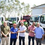 Prefeito Arthur Henrique entrega caminhões a produtores rurais e reforça agricultura familiar