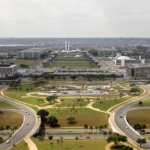 Emendas parlamentares e juros da dívida apertam investimentos públicos