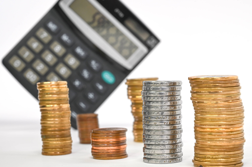 Levantamento mostra que mercado ilícito custa mais de R$ 107 bilhões por ano para a indústria