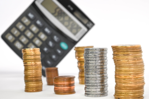Levantamento mostra que mercado ilícito custa mais de R$ 107 bilhões por ano para a indústria