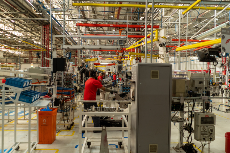 Número de setores industriais confiantes sobe de um para seis, aponta CNI