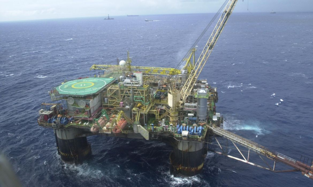Em meio à guerra no Irã Brasil bate recorde de produção de petróleo