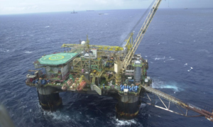 Em meio à guerra no Irã Brasil bate recorde de produção de petróleo