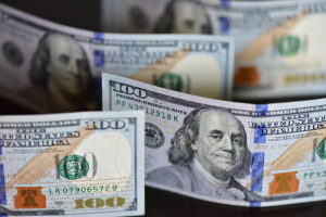 Dólar sobe a R$ 5,20 e volta a atingir maior valor em três meses