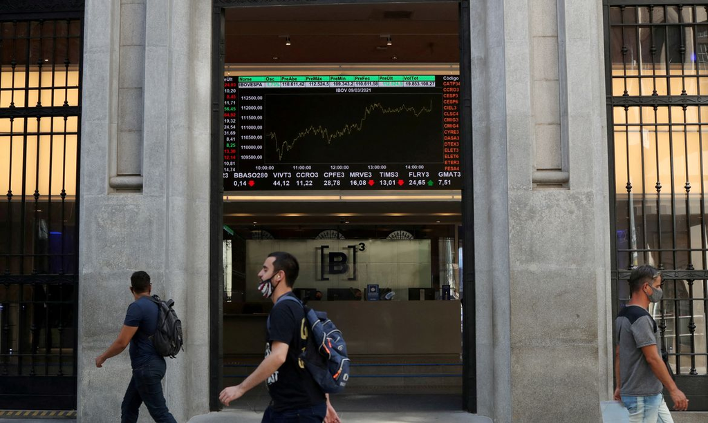 Bolsa sobe 1,3% e atinge maior nível em quase quatro meses